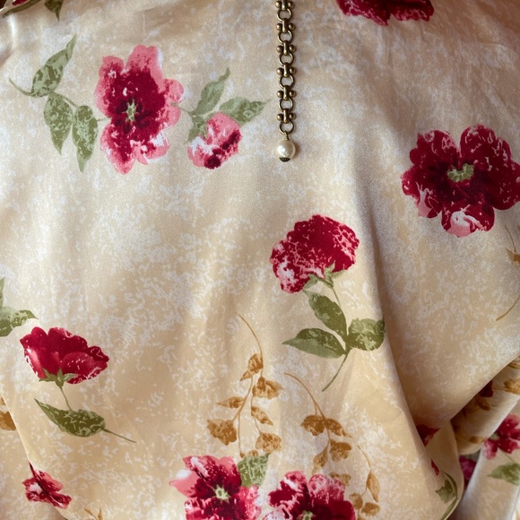 Alexandria Nicole • Medium • Floral • Gold/Red • Satin • Robe - Picture 14 of 15